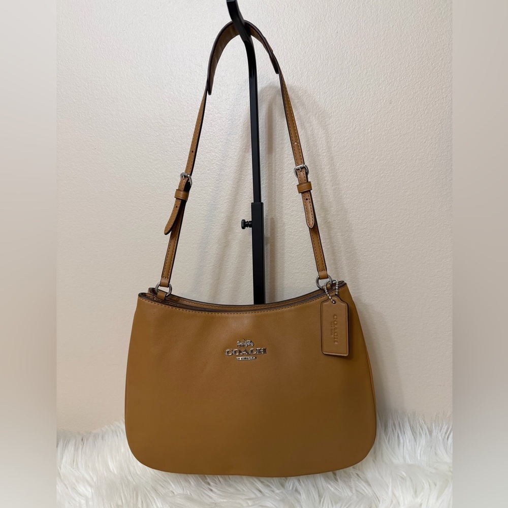 COACH Penelope Shoulder Bag Smooth Leather #C0952 Light Saddle.NWOT